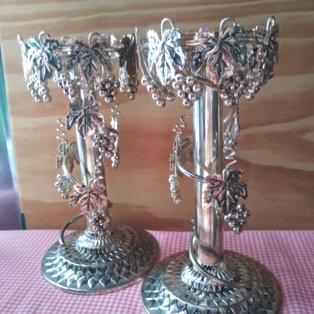 BEAUTIFUL VINTAGE GRAPE VINE CANDLESTICKS.